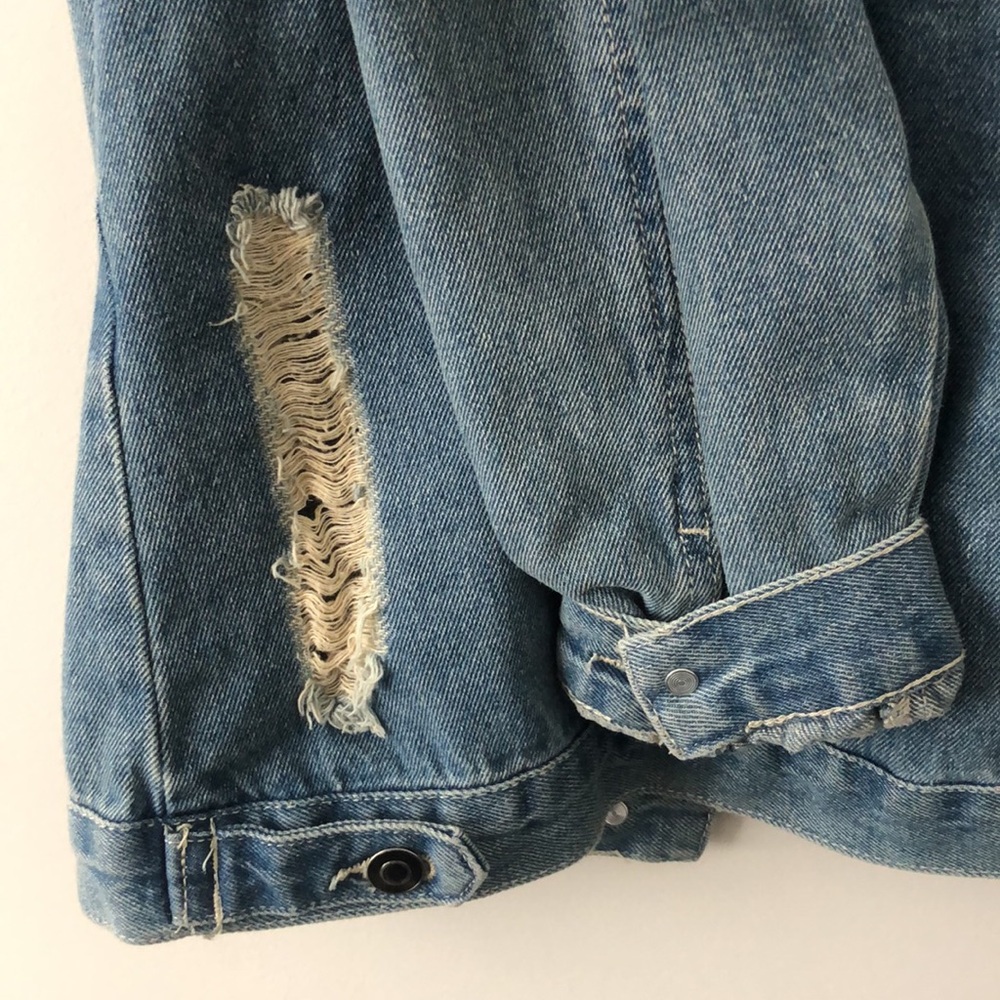 Medium Oversized Ripped Jean Jacket - Picture 4 of 4